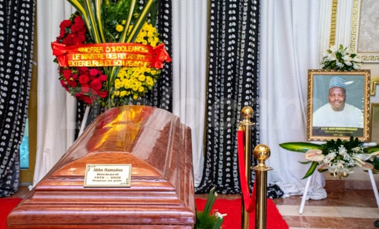 CEREMONIE D’HOMMAGES DIPLOMATIQUES RENDUE AU MINISTRE PLENIPOTENTIAIRE ABBO HAMADOU RICHARD – Ministère des Relations Extérieures du Cameroun